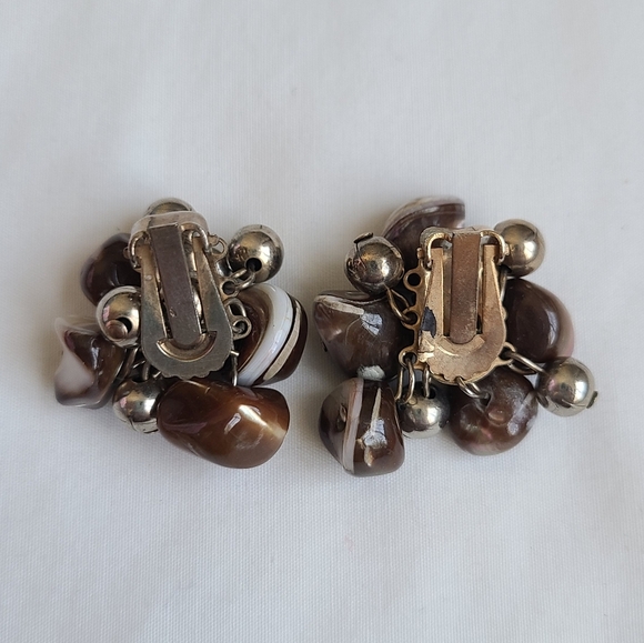 SALE!! Vintage Mid Century Marble Cluster Clip On Earrings - Picture 5 of 5
